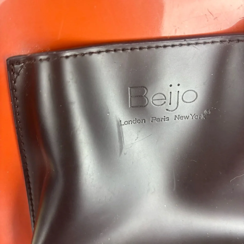 Beijo Paris Convertible Backpack/shoulder Bag-Brown patent and chocolate - Picture 9 of 15